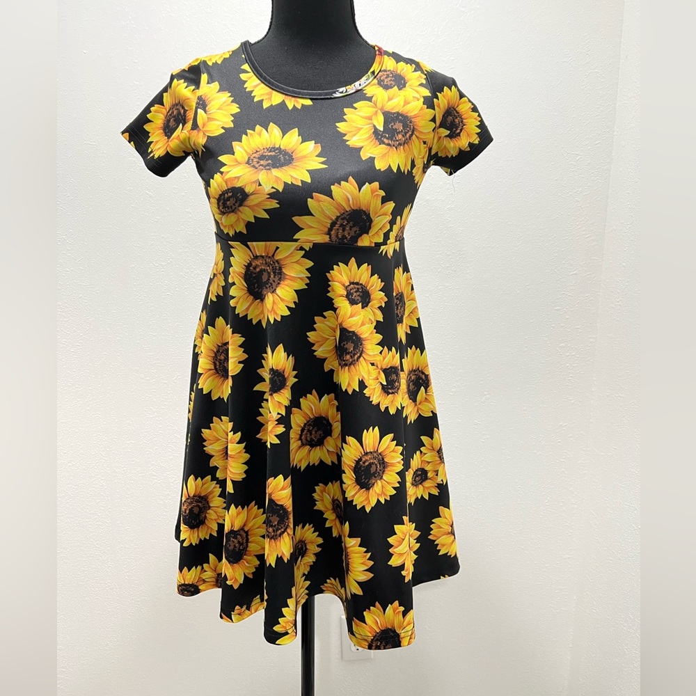 Girls XL Sunflower Dress EUC